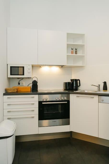 Classy In Josefstadt Perfect For 4-6 Apartment Wien